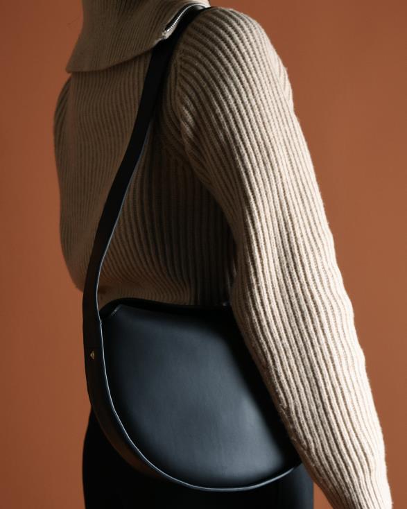 Emery schoudertas 46LN428 zwart leer Jo Mercer accessoires