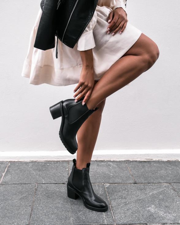 Ayla halfhoge enkellaarzen 46LN324 zwart leer Jo Mercer schoenen